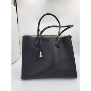 Michael Kors Pebbled Leather Handbag Black: Satchel/handbag/shoulder